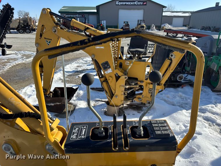 image for item ER0330 Vermeer B1250I2 backhoe