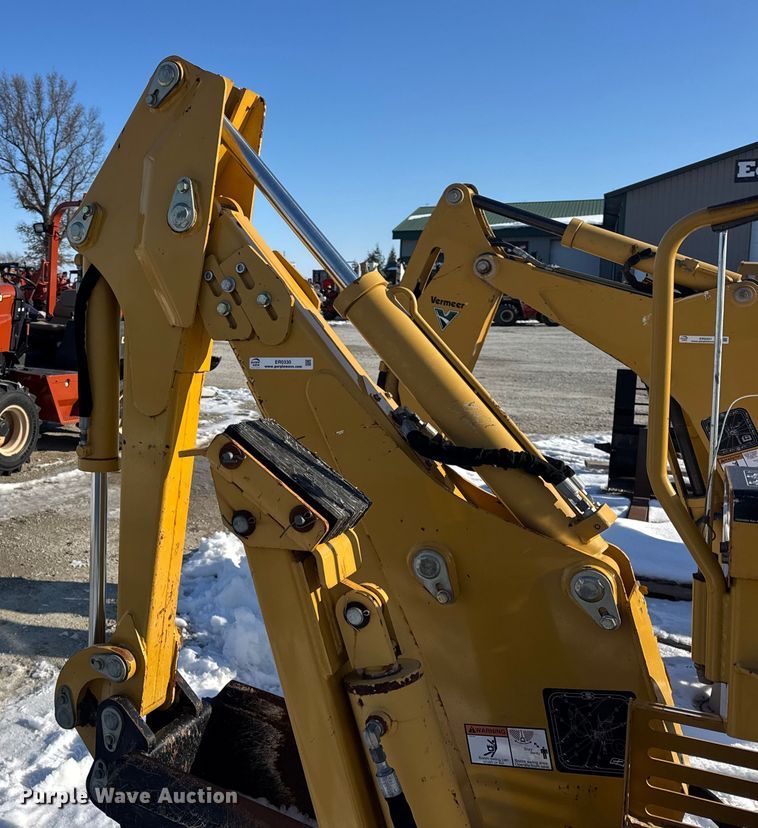 image for item ER0330 Vermeer B1250I2 backhoe