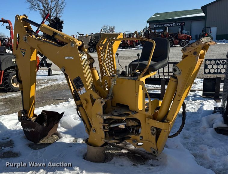 image for item ER0331 Vermeer B750 backhoe