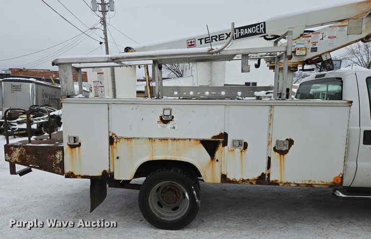 image for item ES2593 2008 Ford F450 bucket truck