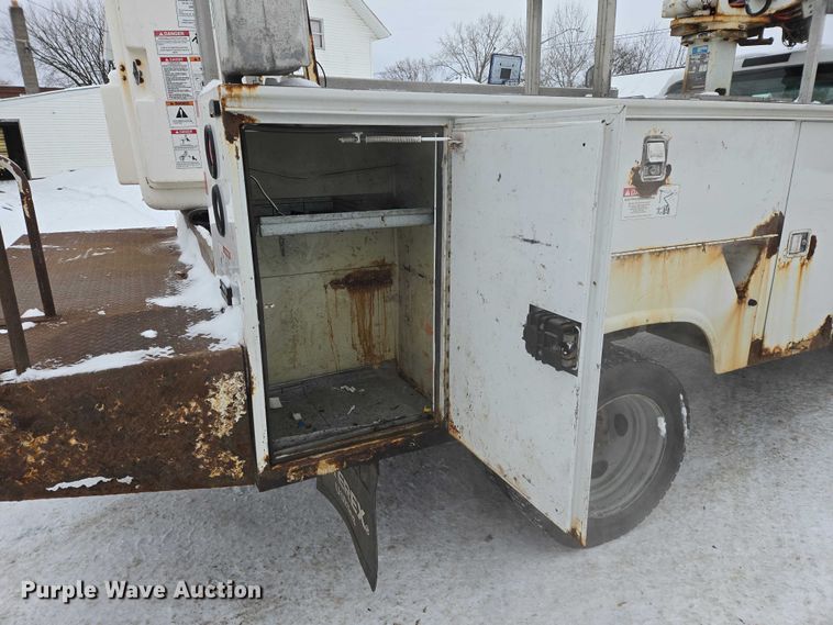 image for item ES2593 2008 Ford F450 bucket truck