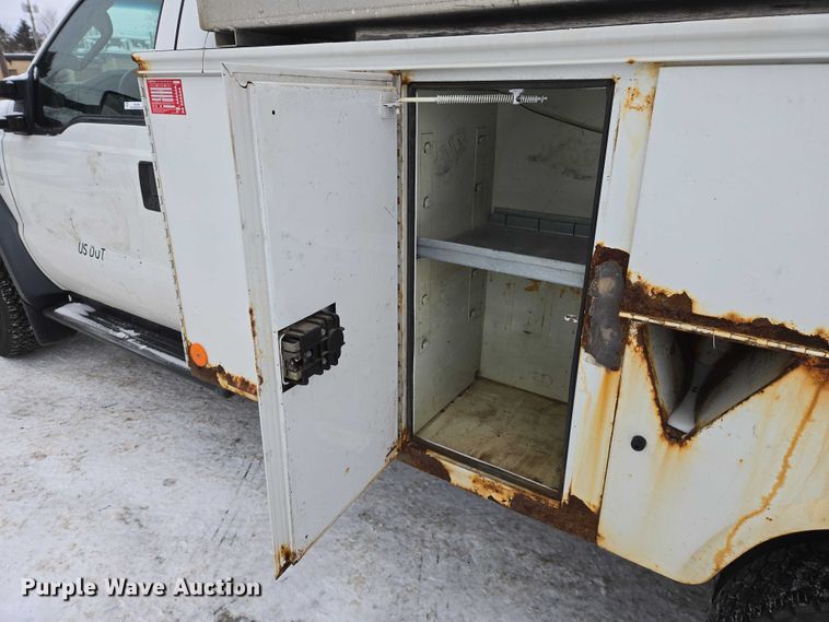 image for item ES2593 2008 Ford F450 bucket truck