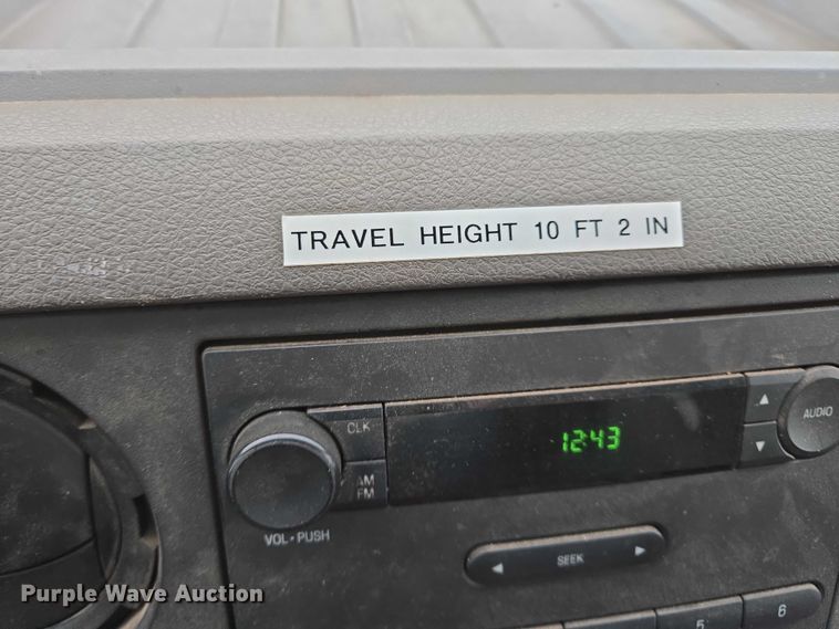 image for item ES2593 2008 Ford F450 bucket truck