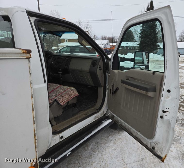 image for item ES2593 2008 Ford F450 bucket truck
