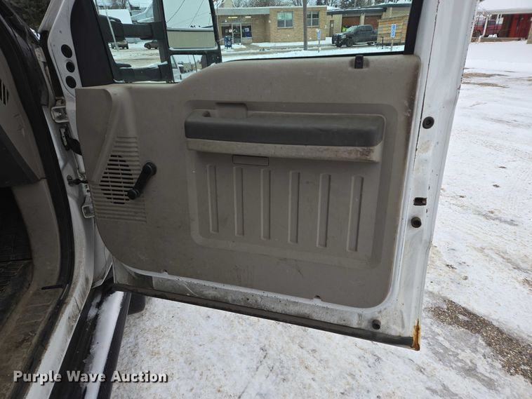 image for item ES2593 2008 Ford F450 bucket truck