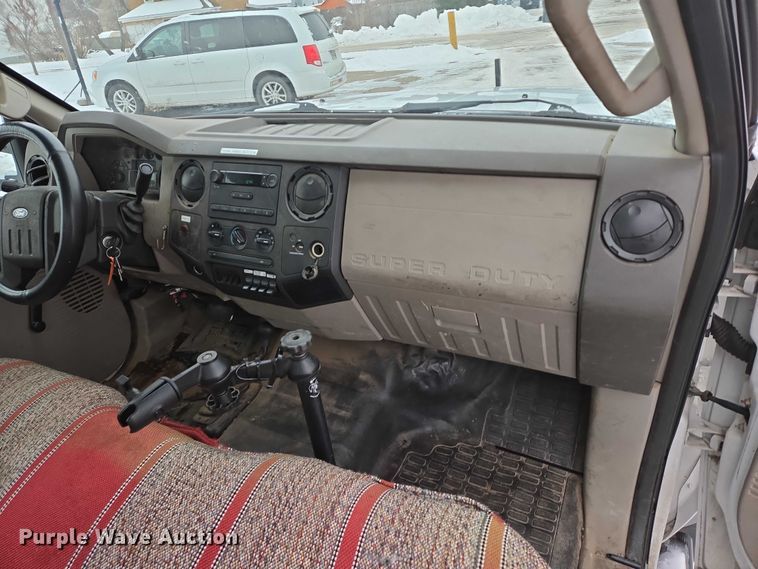 image for item ES2593 2008 Ford F450 bucket truck