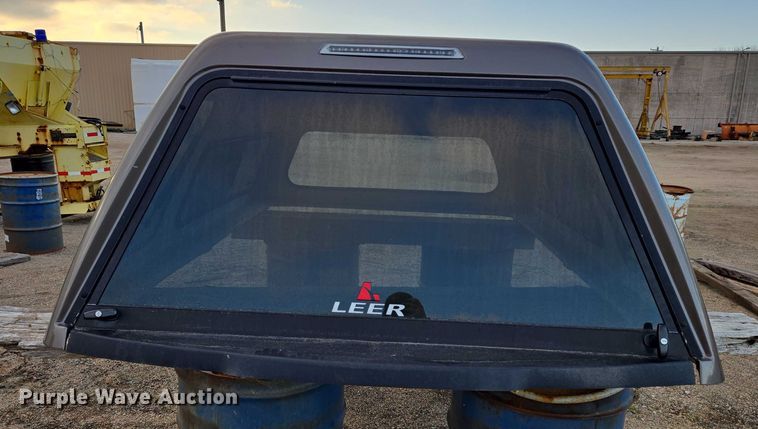 image for item ES2621 Leer pickup topper