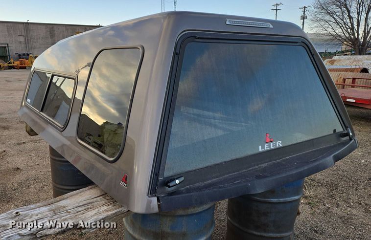 image for item ES2621 Leer pickup topper