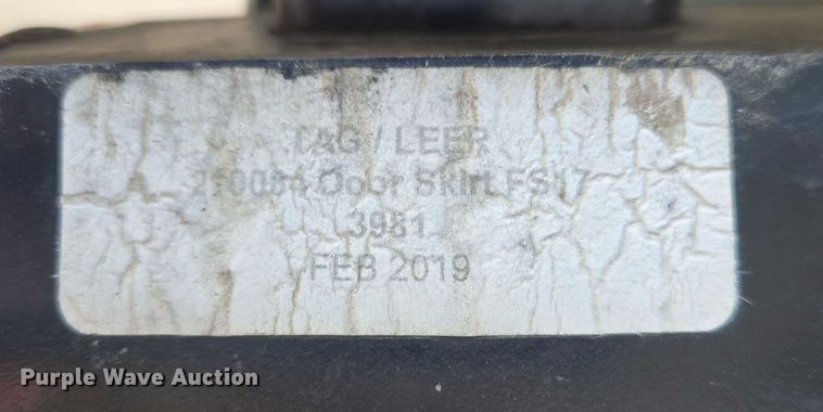 image for item ES2621 Leer pickup topper