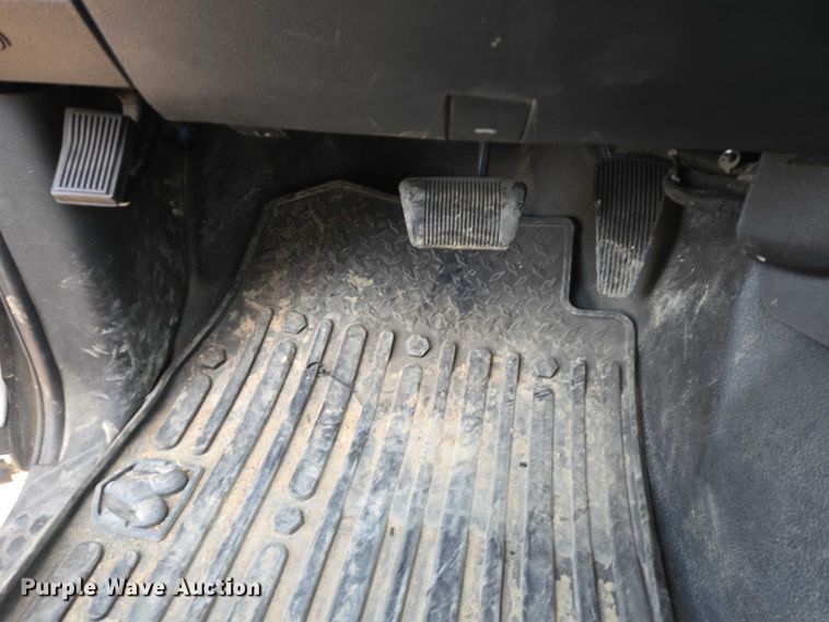 image for item ES2622 2017 RAM 1500 Crew Cab pickup truck