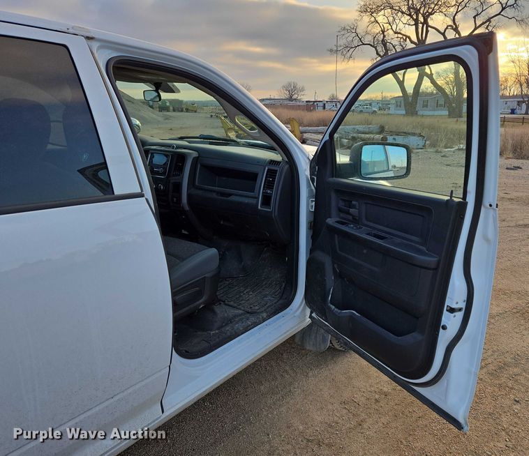 image for item ES2622 2017 RAM 1500 Crew Cab pickup truck