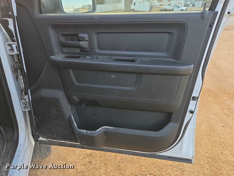 image for item ES2622 2017 RAM 1500 Crew Cab pickup truck