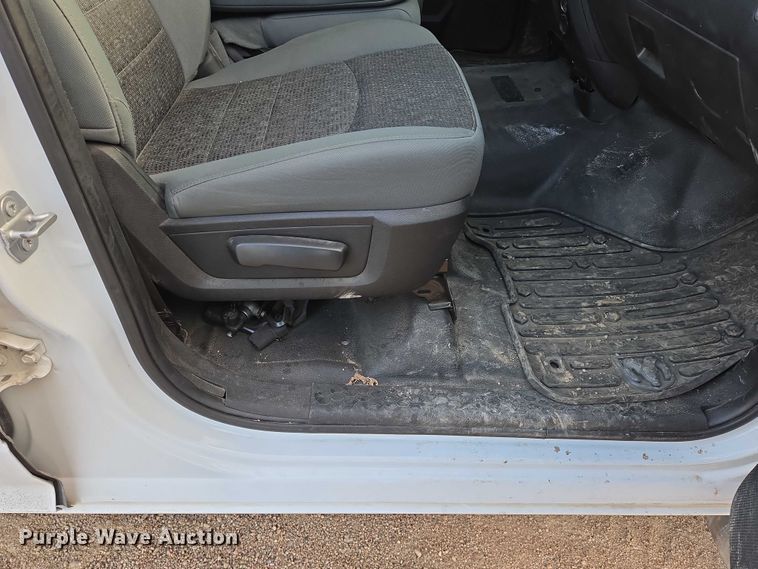 image for item ES2622 2017 RAM 1500 Crew Cab pickup truck