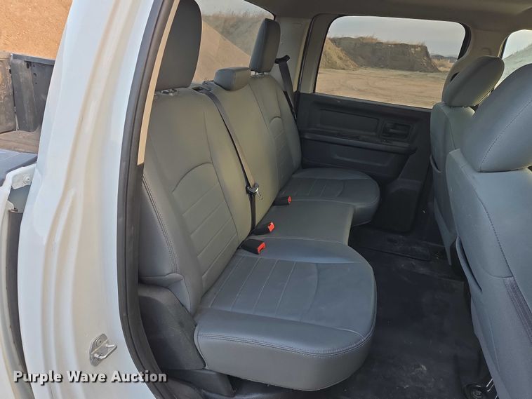 image for item ES2622 2017 RAM 1500 Crew Cab pickup truck