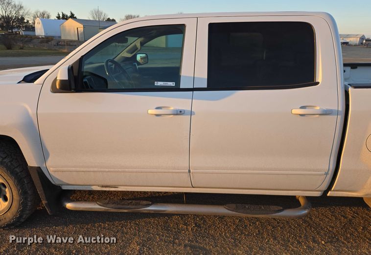 image for item ES2623 2015 Chevrolet Silverado 1500 Crew Cab pickup truck