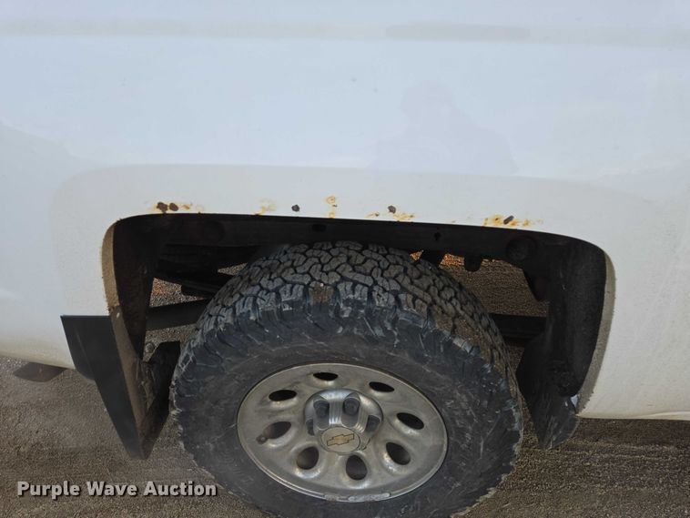 image for item ES2623 2015 Chevrolet Silverado 1500 Crew Cab pickup truck