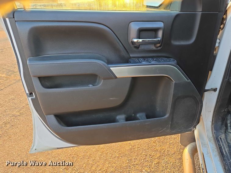 image for item ES2623 2015 Chevrolet Silverado 1500 Crew Cab pickup truck