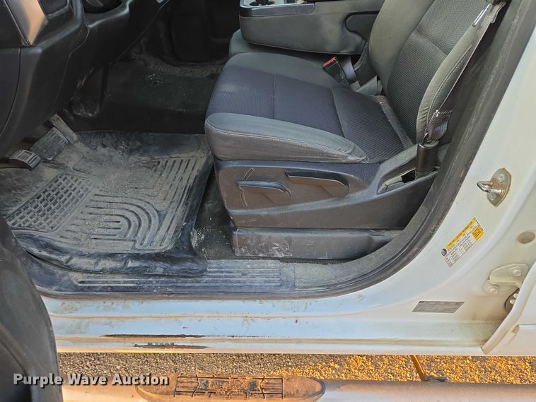 image for item ES2623 2015 Chevrolet Silverado 1500 Crew Cab pickup truck