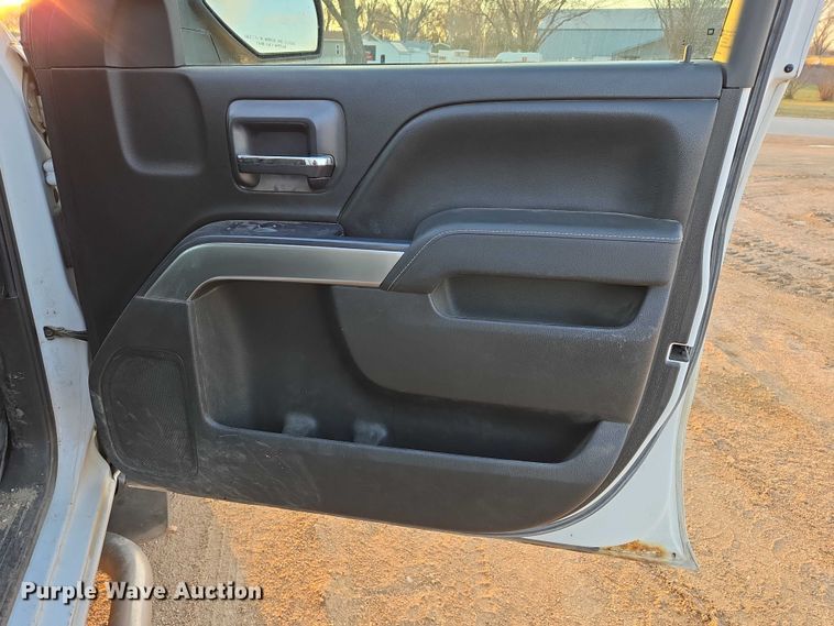 image for item ES2623 2015 Chevrolet Silverado 1500 Crew Cab pickup truck