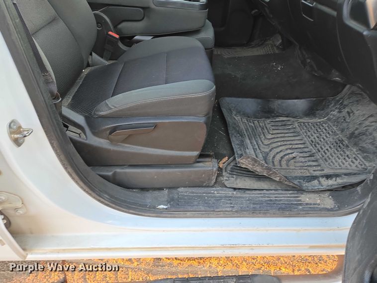 image for item ES2623 2015 Chevrolet Silverado 1500 Crew Cab pickup truck