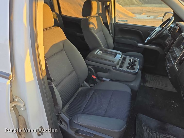 image for item ES2623 2015 Chevrolet Silverado 1500 Crew Cab pickup truck