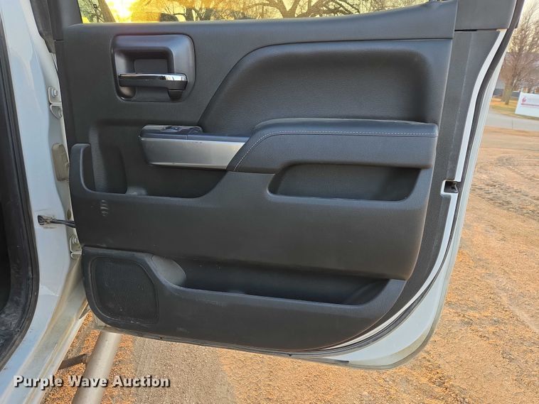 image for item ES2623 2015 Chevrolet Silverado 1500 Crew Cab pickup truck