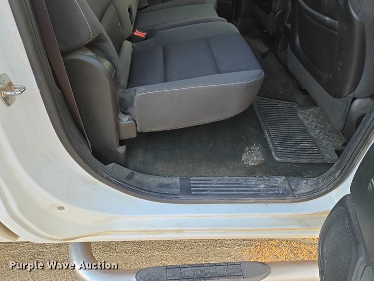 image for item ES2623 2015 Chevrolet Silverado 1500 Crew Cab pickup truck