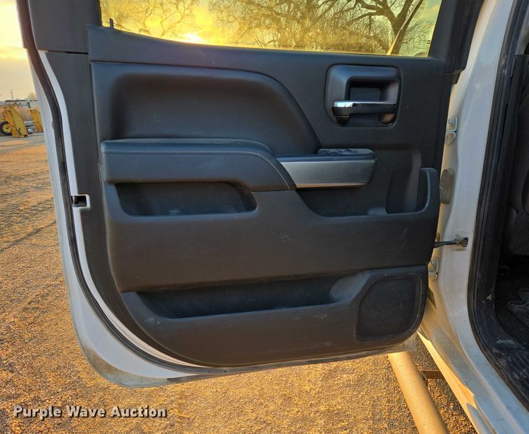 image for item ES2623 2015 Chevrolet Silverado 1500 Crew Cab pickup truck