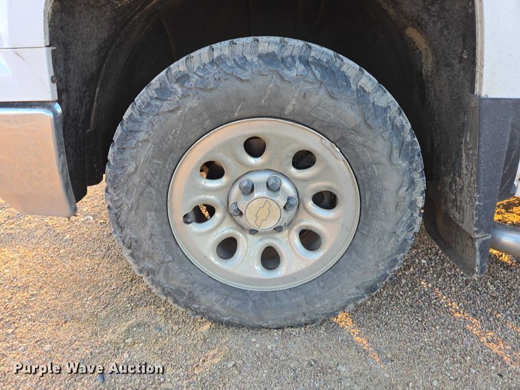 image for item ES2623 2015 Chevrolet Silverado 1500 Crew Cab pickup truck