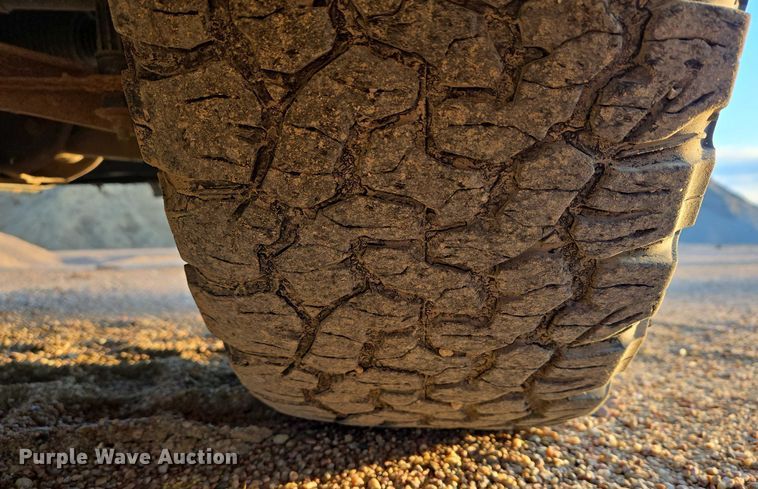 image for item ES2623 2015 Chevrolet Silverado 1500 Crew Cab pickup truck