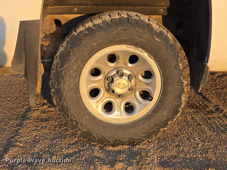 image for item ES2623 2015 Chevrolet Silverado 1500 Crew Cab pickup truck