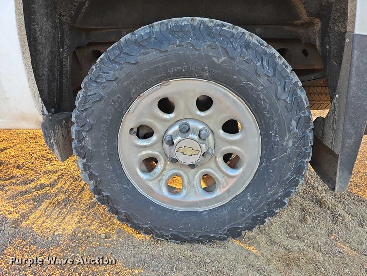 image for item ES2623 2015 Chevrolet Silverado 1500 Crew Cab pickup truck