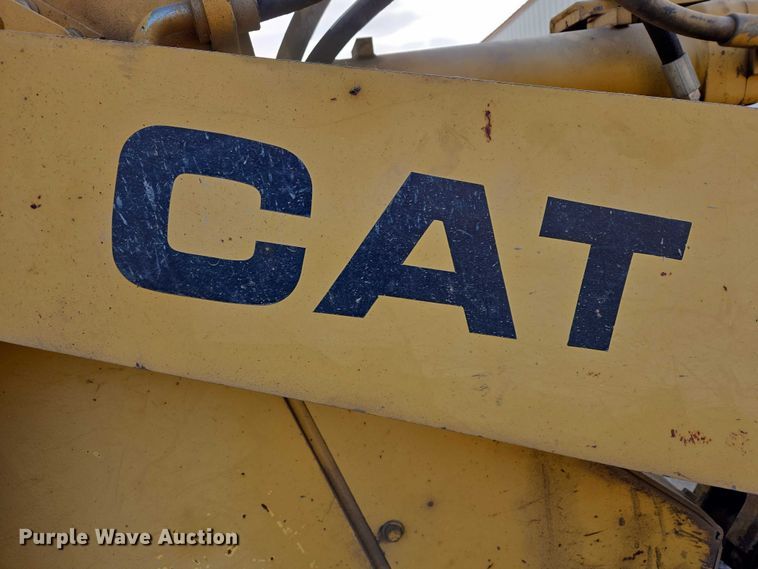 image for item ES2624 1989 Caterpillar 943 track loader