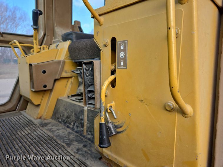 image for item ES2624 1989 Caterpillar 943 track loader