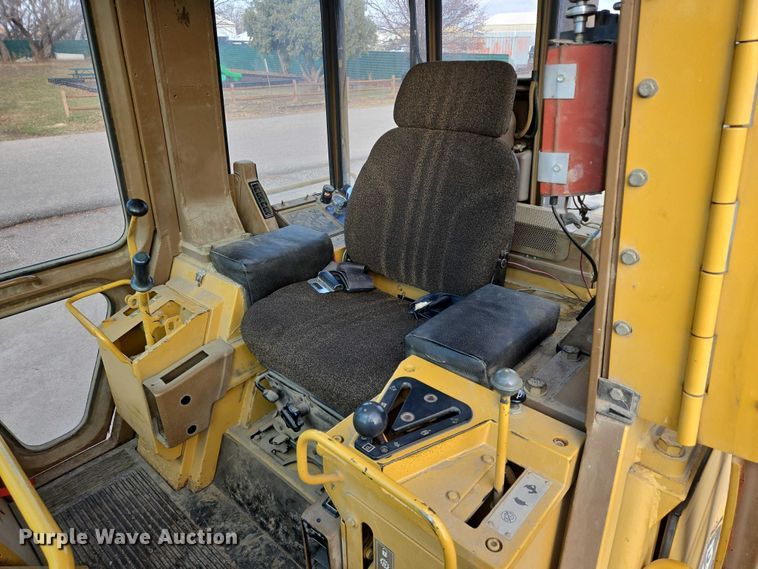 image for item ES2624 1989 Caterpillar 943 track loader