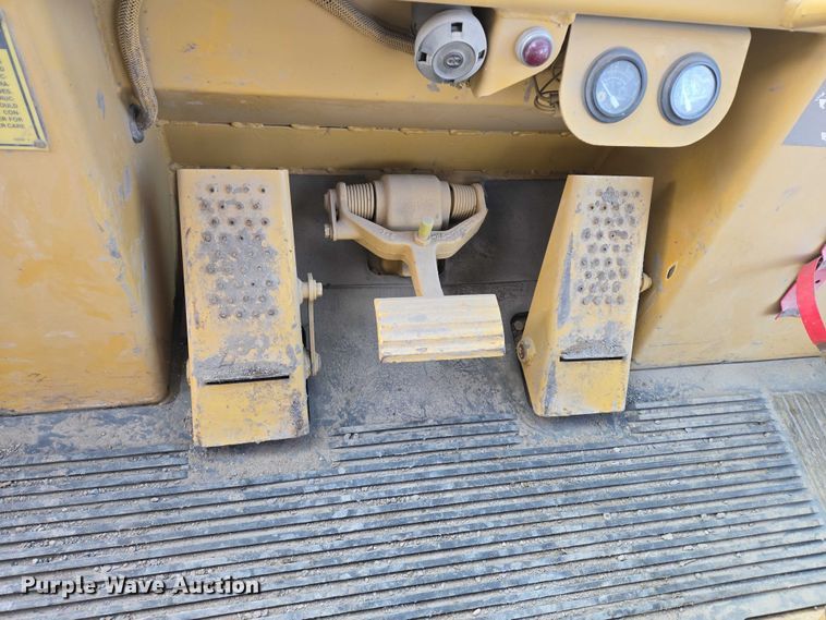 image for item ES2624 1989 Caterpillar 943 track loader