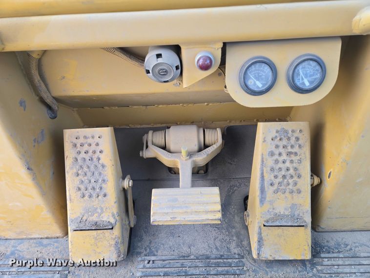 image for item ES2624 1989 Caterpillar 943 track loader