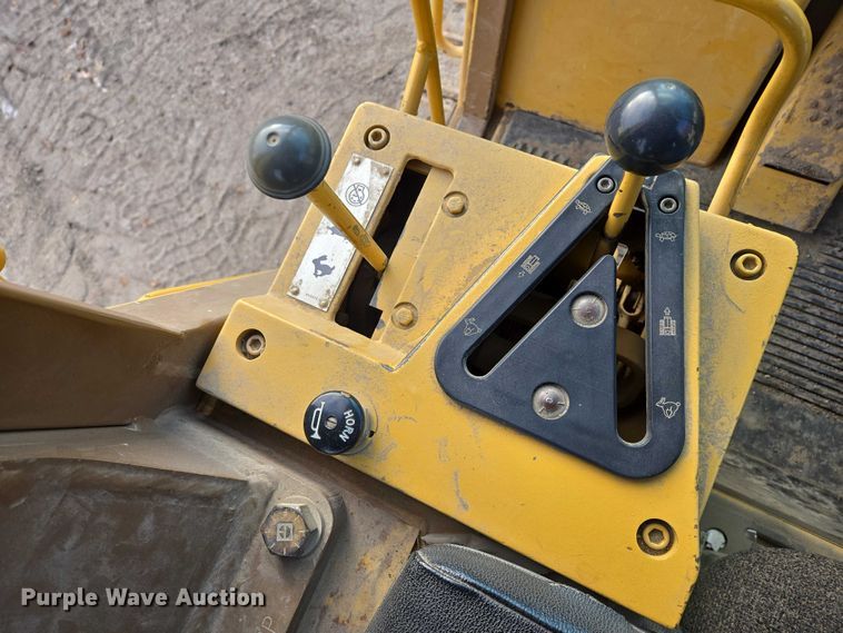 image for item ES2624 1989 Caterpillar 943 track loader