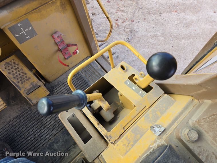image for item ES2624 1989 Caterpillar 943 track loader