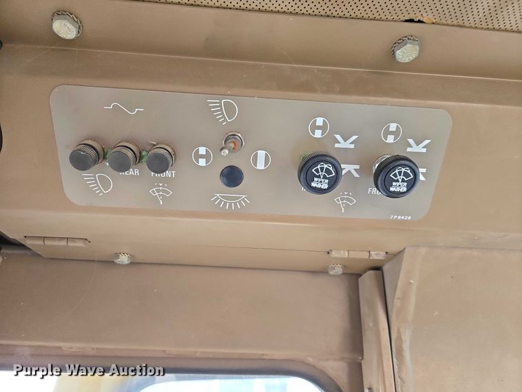 image for item ES2624 1989 Caterpillar 943 track loader