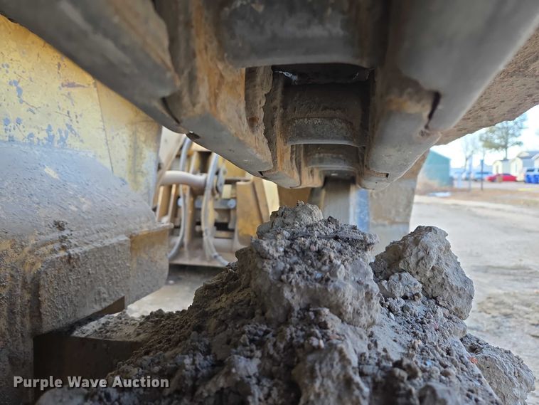 image for item ES2624 1989 Caterpillar 943 track loader