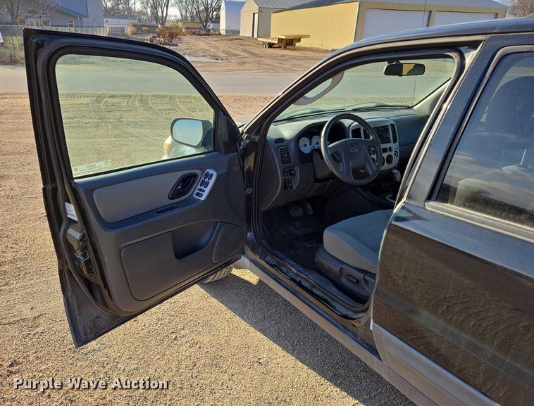 image for item ES2625 2006 Ford Escape SUV