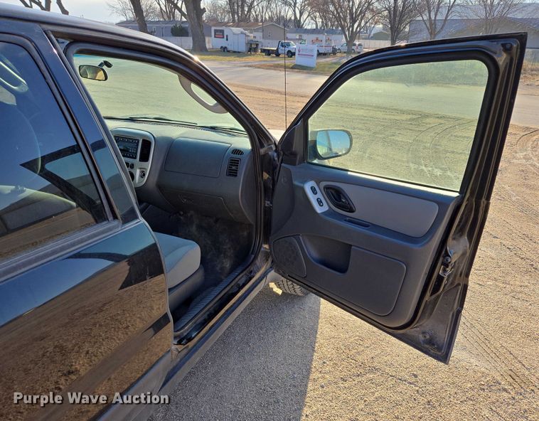 image for item ES2625 2006 Ford Escape SUV