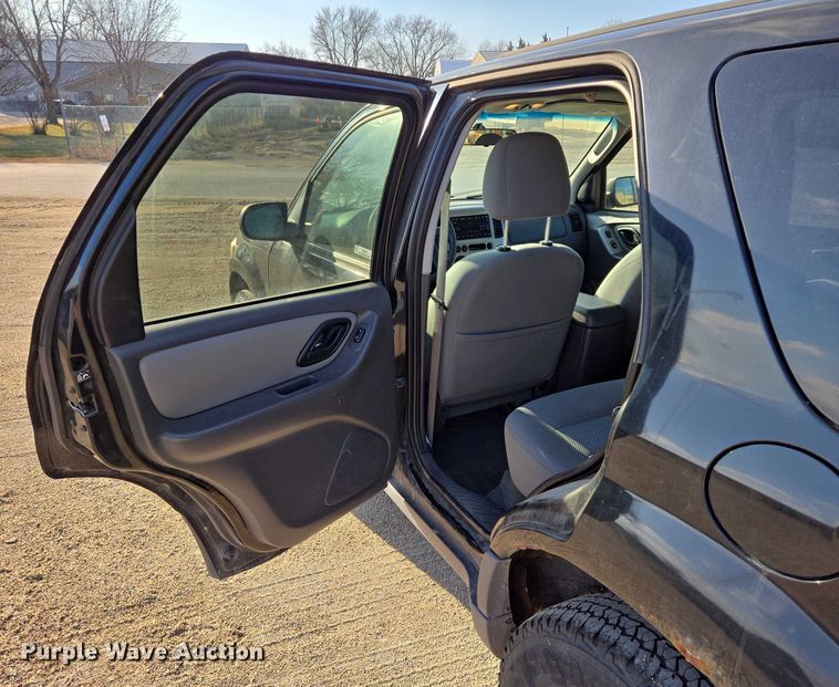 image for item ES2625 2006 Ford Escape SUV