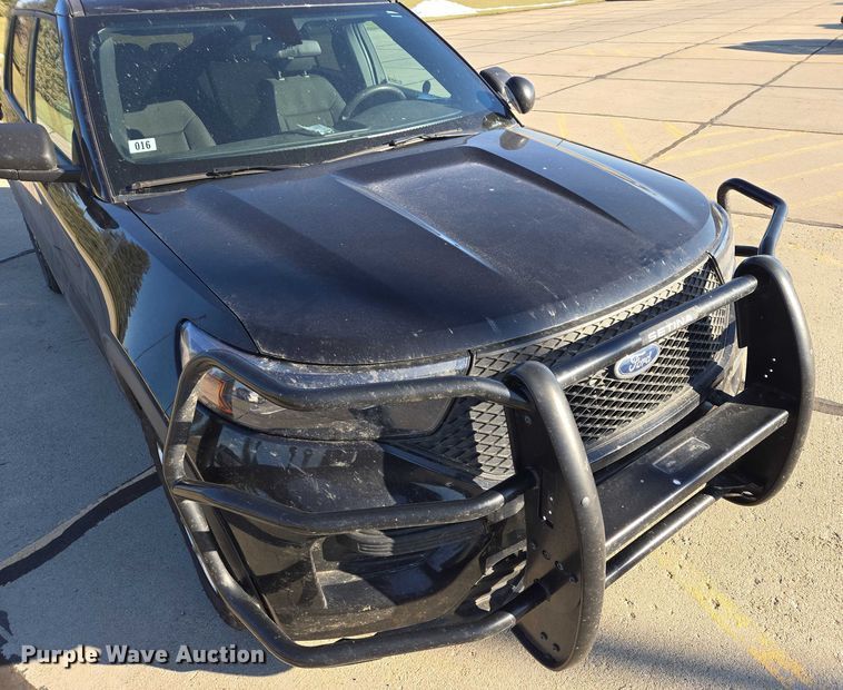 image for item ES2626 2020 Ford Explorer SUV