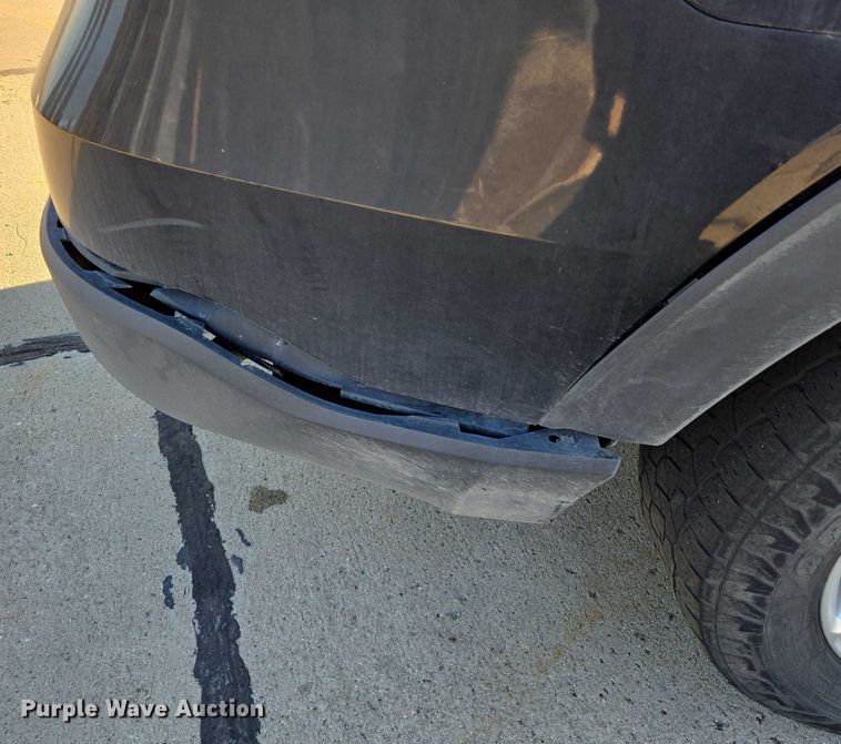 image for item ES2626 2020 Ford Explorer SUV