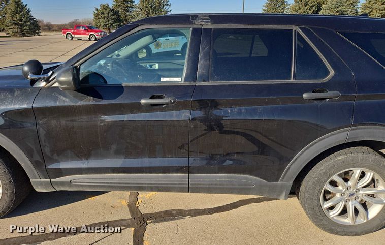 image for item ES2626 2020 Ford Explorer SUV