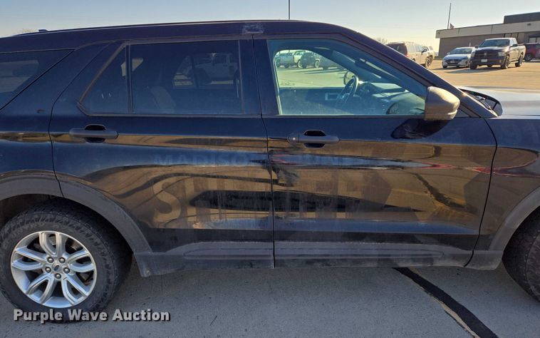 image for item ES2626 2020 Ford Explorer SUV