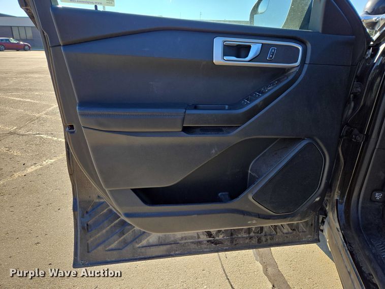 image for item ES2626 2020 Ford Explorer SUV