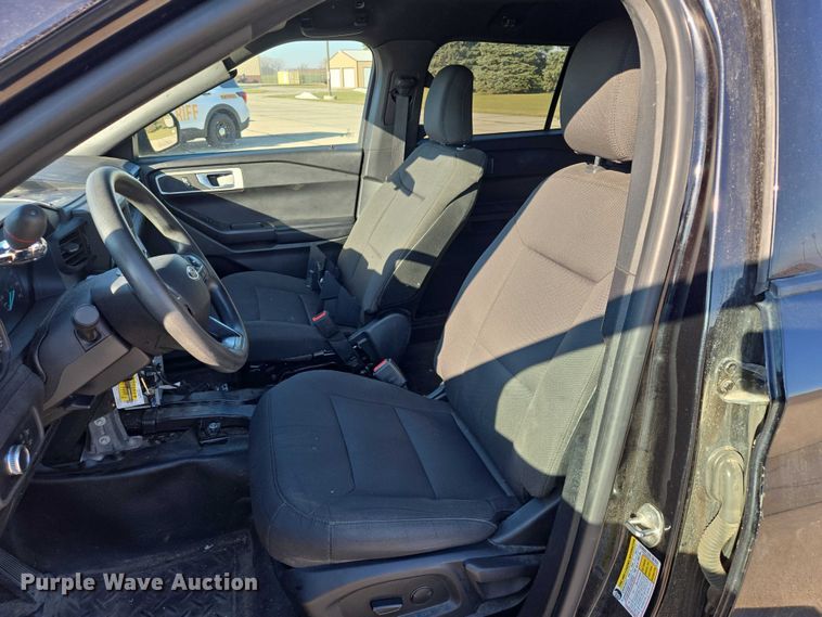 image for item ES2626 2020 Ford Explorer SUV